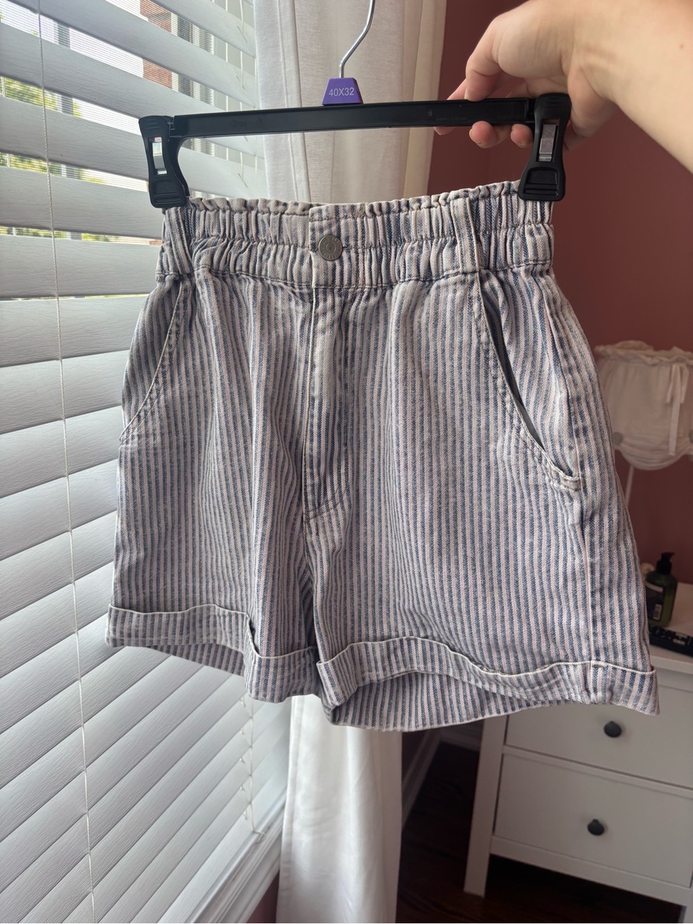 Striped Pull-On stretchy jean Shorts - Blue & White